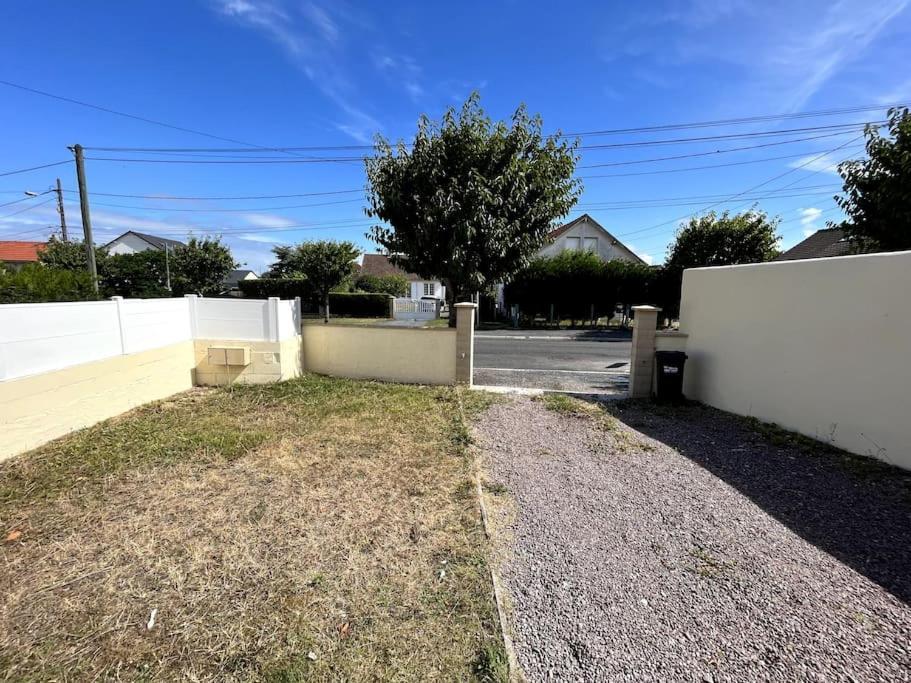 Auva - Sils Maison 48 M2 A 5 Minutes A Pied De La Plage Saint-Aubin-Sur-Mer  Zewnętrze zdjęcie
